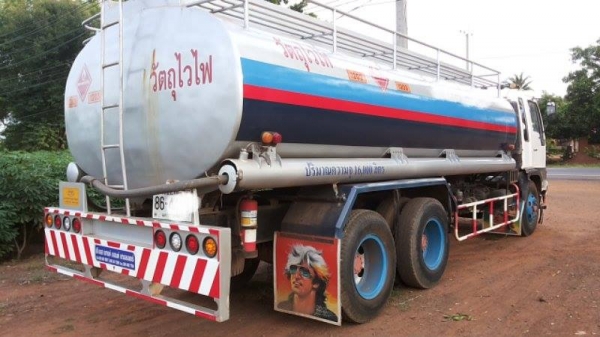 ***ขายแล้วครับขอบคุณ Truck2hand ขายรถบรรทุกน้ำมัน16,000 ล.10ล้อเพลาเดียว HINO FL3HNKA HO7D 195HP เครื่องเดิมเกียร์เดิม เครื่องดีแน่นดี แรงดี มีเยิ้มนิดๆ เกียร์ดีไม่หลุดไม่หอน ช่วงล่างเพลาเดียวเดิม คัสซีสวยเดิม ไม่ปะไม่ดาม มีบวมซับในตรงคอนิดๆ ไม่ผุ หัวเก๋ง ***ขายแล้วครับขอบคุณ Truck2hand ขายรถบรรทุกน้ำมัน16,000 ล.10ล้อเพลาเดียว HINO FL3HNKA HO7D 195HP เครื่องเดิมเกียร์เดิม เครื่องดีแน่นดี แรงดี มีเยิ้มนิดๆ เกียร์ดีไม่หลุดไม่หอน ช่วงล่างเพลาเดียวเดิม คัสซีสวยเดิม ไม่ปะไม่ดาม มีบวมซับในตรงคอนิดๆ ไม่ผุ หัวเก๋ง