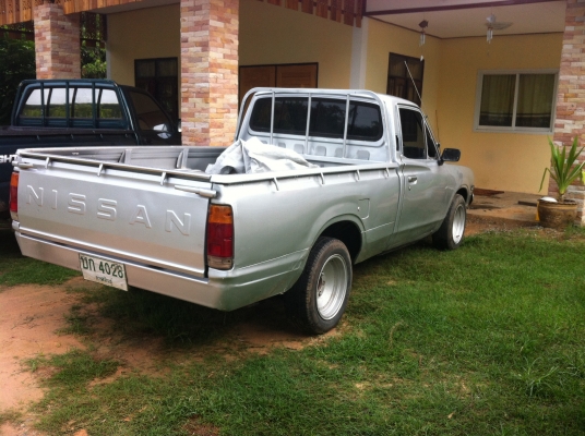 ขายDATSUN ช้างเหยียบ ลดราคาเหลือ33000เครื่องดีเซล สภาพพร้อมใช้ ราคาถูกๆๆ