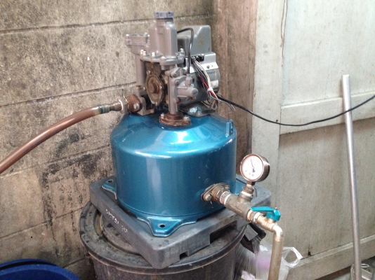 ขายปั้มน้ำอัตโนมัติ Hitachi 100 W สภาพสวย( ใส่ฝาครอบของใหม่ ) พร้อมใช้งาน ตรวจเช็คเรียบร้อยแล้ว ไม่มีรั่วซึม รับประกันคุณภาพ