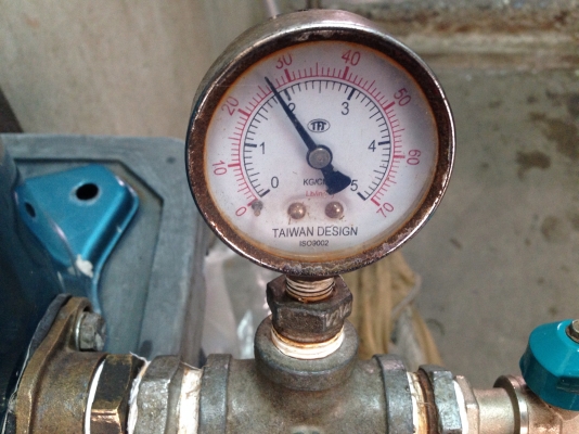 ขายปั้มน้ำอัตโนมัติ Hitachi 100 W สภาพสวย( ใส่ฝาครอบของใหม่ ) พร้อมใช้งาน ตรวจเช็คเรียบร้อยแล้ว ไม่มีรั่วซึม รับประกันคุณภาพ