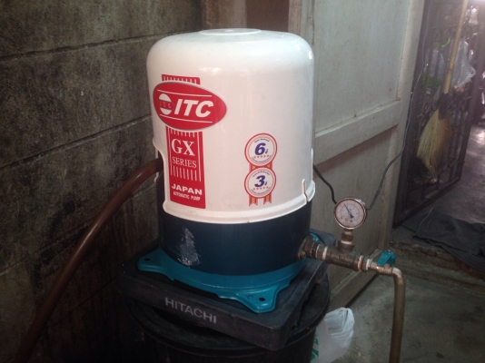 ขายปั้มน้ำอัตโนมัติ Hitachi 100 W สภาพสวย( ใส่ฝาครอบของใหม่ ) พร้อมใช้งาน ตรวจเช็คเรียบร้อยแล้ว ไม่มีรั่วซึม รับประกันคุณภาพ