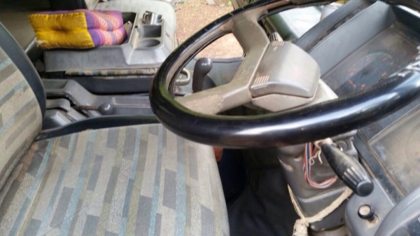 ขายรถบรรทุกสิบล้อดัมพ์ HINO 3H เครื่องเดิม 195 แรง เกียร์เดิม ปี 34 กระบะดัมพ์มิเนียม ยาง 80\% ทะเบียนพร้อม