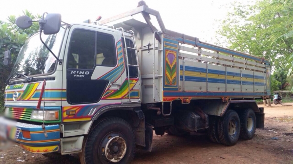 ขายรถบรรทุกสิบล้อดัมพ์ HINO 3H เครื่องเดิม 195 แรง เกียร์เดิม ปี 34 กระบะดัมพ์มิเนียม ยาง 80\% ทะเบียนพร้อม