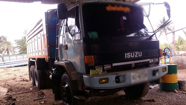 ขายรถบรรทุกสิบล้อดัมพ์ ISUZU FZX210 เครื่องเดิม 210 แรง เกียร์ฟูลเลอร์ กระบะดัมพ์มิเนียม ทะเบียนพร้อม