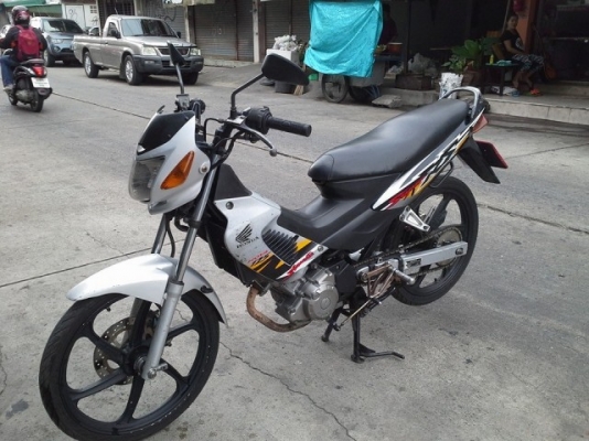 sonic ปี 46 สีเทา ล้อแม็ก รถบ้าน เครื่องเดิมๆ มีเล่มเอกสารครบ ไม่มีควัน ไม่หลวม sonic ปี 46 สีเทา ล้อแม็ก รถบ้าน เครื่องเดิมๆ มีเล่มเอกสารครบ ไม่มีควัน ไม่หลวม