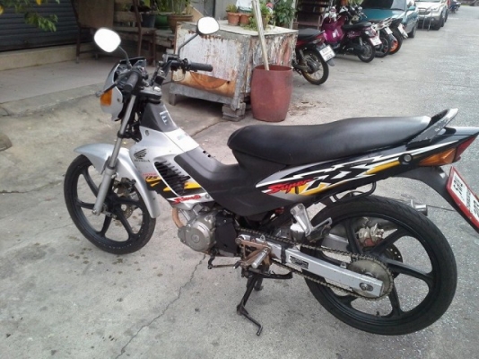 sonic ปี 46 สีเทา ล้อแม็ก รถบ้าน เครื่องเดิมๆ มีเล่มเอกสารครบ ไม่มีควัน ไม่หลวม sonic ปี 46 สีเทา ล้อแม็ก รถบ้าน เครื่องเดิมๆ มีเล่มเอกสารครบ ไม่มีควัน ไม่หลวม