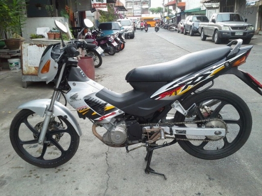 sonic ปี 46 สีเทา ล้อแม็ก รถบ้าน เครื่องเดิมๆ มีเล่มเอกสารครบ ไม่มีควัน ไม่หลวม sonic ปี 46 สีเทา ล้อแม็ก รถบ้าน เครื่องเดิมๆ มีเล่มเอกสารครบ ไม่มีควัน ไม่หลวม