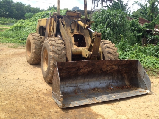 ขายรถตักล้อยาง 510 กรองเดียว..เครื่องดี ปั้มดี..บู๊ชสลักมีหลวมบ้าง