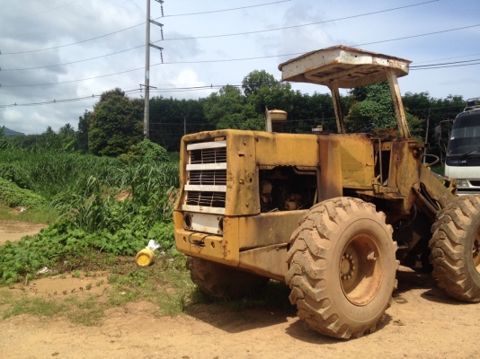 ขายรถตักล้อยาง 510 กรองเดียว..เครื่องดี ปั้มดี..บู๊ชสลักมีหลวมบ้าง ขายรถตักล้อยาง 510 กรองเดียว..เครื่องดี ปั้มดี..บู๊ชสลักมีหลวมบ้าง