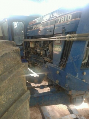 รถไถฟอร์ด 7810