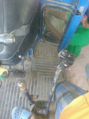 รถไถฟอร์ด 7810