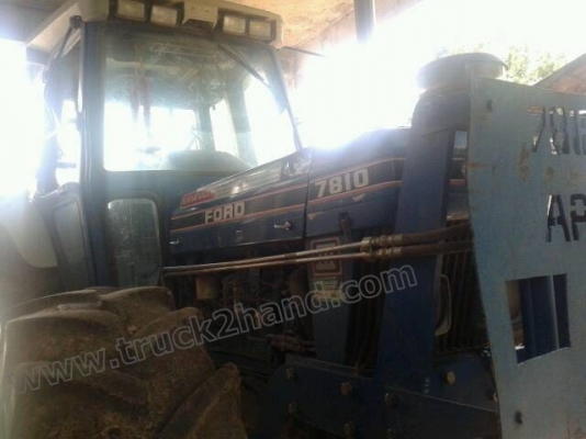 รถไถฟอร์ด 7810
