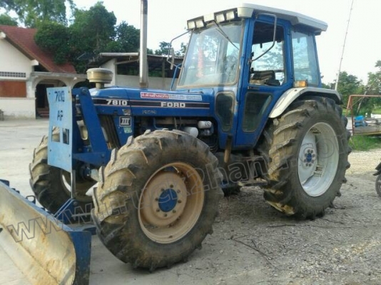 รถไถฟอร์ด 7810