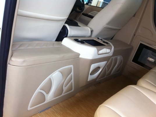 รถตู้ดีเซลวีไอพี ดาวน์ 300,000