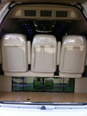 รถตู้ดีเซลวีไอพี ดาวน์ 300,000