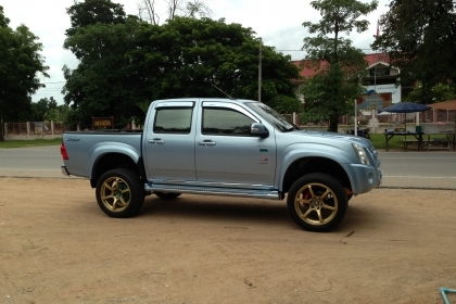 ขายรถกระบะ Isuzu D-max Hilander 2.5  4 ประตู สีฟ้า ปี 2007