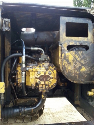 ขายด่วน KOMATSU PC200-5 เครื่องดี ปั้มแรง รถใช้งานทุกวันค่ะ