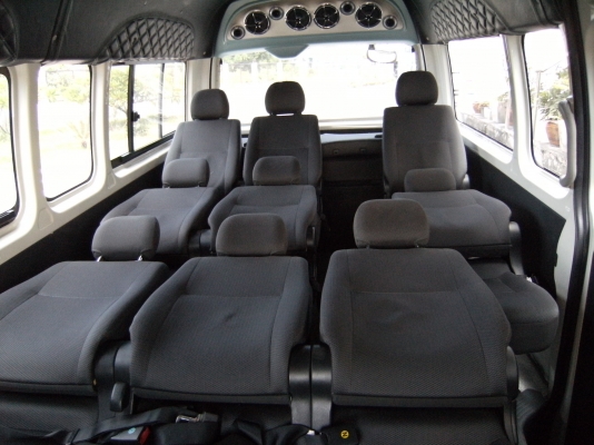 เบาะรถตู้