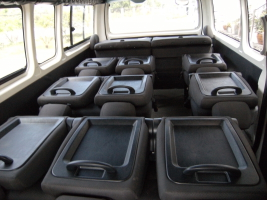 เบาะรถตู้