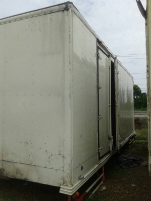 ขายตู้เปิดข้าง3บาน ยาว7.2ม.