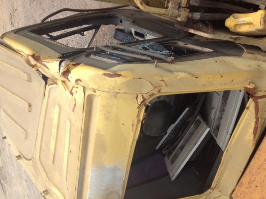 ขาย KOMATSU PC200-6 2คัน ตามสภาพ ใช้งงานได้ 1คัน
