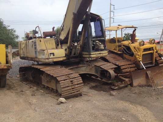ขาย KOMATSU PC200-6 2คัน ตามสภาพ ใช้งงานได้ 1คัน
