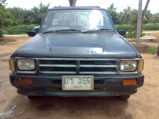 โตโยต้า ฮีโร่ 2400cc ตามสภาพครับ โตโยต้า ฮีโร่ 2400cc ตามสภาพครับ