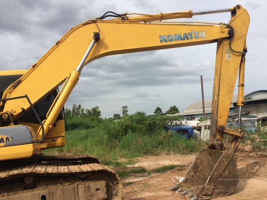แสงฟ้าเต้นรถ///ขายแบคโฮ KOMATSU PC200-7 พร้อมเล่มทะเบียน ราคาต่อรองได้ครับ