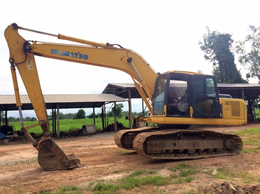แสงฟ้าเต้นรถ///ขายแบคโฮ KOMATSU PC200-7 พร้อมเล่มทะเบียน ราคาต่อรองได้ครับ