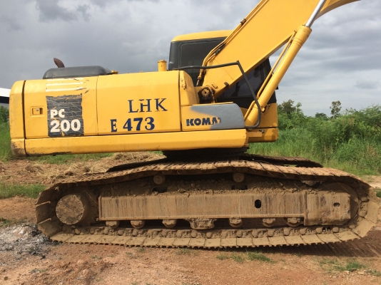 แสงฟ้าเต้นรถ///ขายแบคโฮ KOMATSU PC200-7 พร้อมเล่มทะเบียน ราคาต่อรองได้ครับ