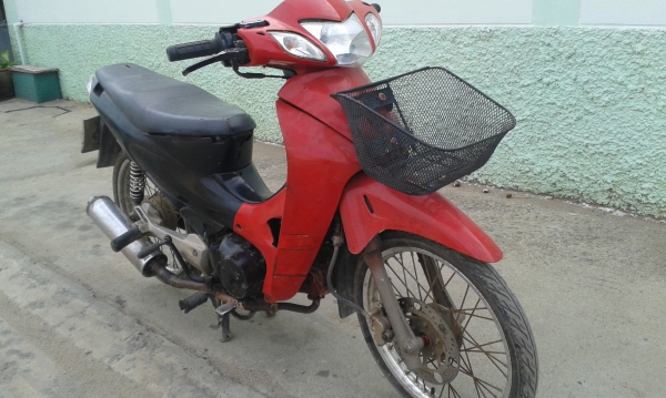 ขายเวฟ 125 ครับ เครื่องติดขี่ได้ ไม่มีทะเบียนออกใบซื้อขายได้ครับ