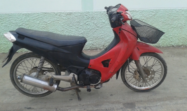 ขายเวฟ 125 ครับ เครื่องติดขี่ได้ ไม่มีทะเบียนออกใบซื้อขายได้ครับ