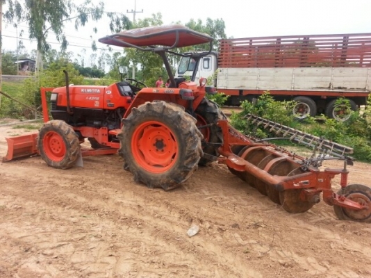 ขายKUBOTA L4508 สภาพสวยพร้อมใช้ อุปกรณ์ดันหน้า ผานหลัง เครื่องดีพร้อมใช้งาน เอกสารพร้อมโอน