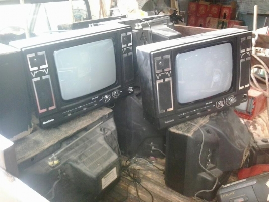 ขาย TV ขาวดำ เผื่อใครสนใจครับ ใช่ได้บ้างไม่ได้บ้าง ราคา350