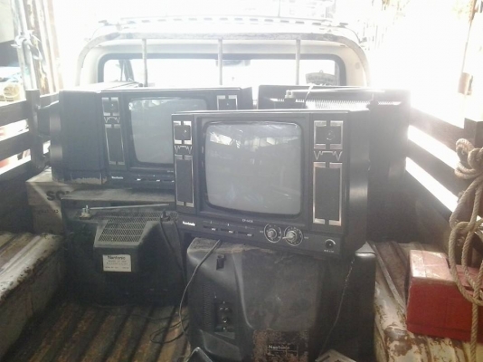 ขาย TV ขาวดำ เผื่อใครสนใจครับ ใช่ได้บ้างไม่ได้บ้าง ราคา350