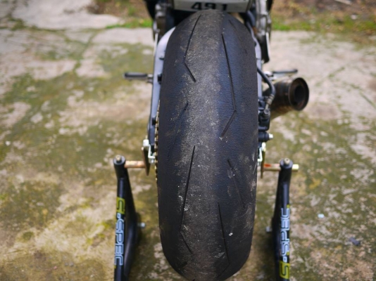 ขาย Cbr400 พร้อมทะเบียนแท้ งานเกรดเอ แยกชิ้นส่วนออกทุกชิ้นเก็บงานใหม่หมด แฟริ่ง Cbr1000 08 โช๊คหัวกลับ ท่อสูตรเสียงลั่นๆ