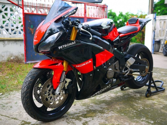 ขาย Cbr400 พร้อมทะเบียนแท้ งานเกรดเอ แยกชิ้นส่วนออกทุกชิ้นเก็บงานใหม่หมด แฟริ่ง Cbr1000 08 โช๊คหัวกลับ ท่อสูตรเสียงลั่นๆ