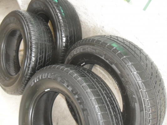 โปรแร๊ง ยาง 245/70R16ปี11 สวยๆ 4 เส้น ราคา 1800 บาท