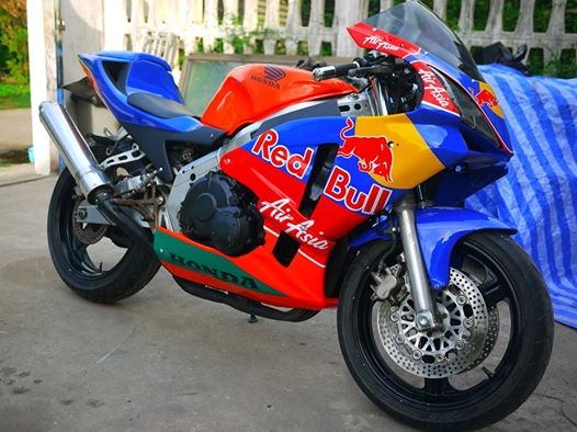 ขาย Cbr 400 แฟริ่ง Rc211 พร้อมทะเบียนแท้ สีใหม่ ราคา 82000