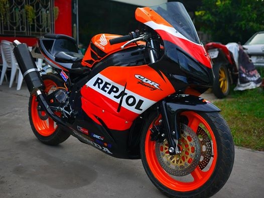 ขาย cbr400 พร้อมทะเบียนแท้ แฟริ่ง Rc212 ท่อสูตร สีใหม่