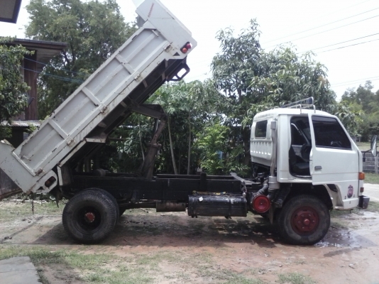 รถ 6 ล้อดัมพ์ สภาพ พร้อมใช้งาน