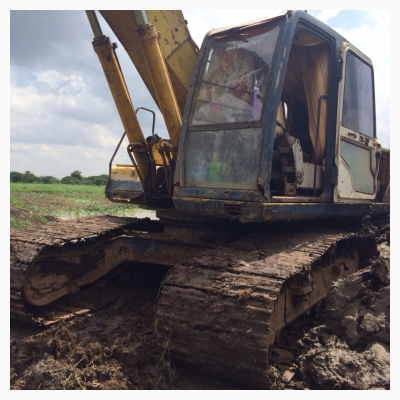 ขายด่วน แบคโฮ KOBELCO  200 รุ่น 3 พร้อมใชัในราคา 550,000