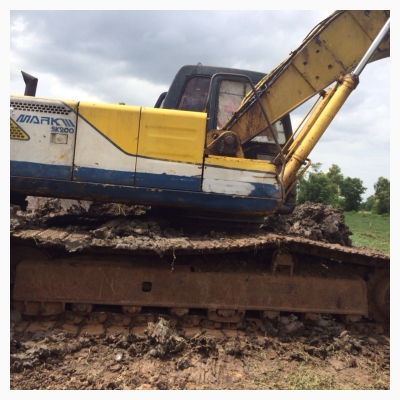 ขายด่วน แบคโฮ KOBELCO  200 รุ่น 3 พร้อมใชัในราคา 550,000