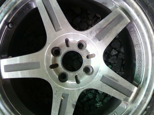 ขายล้อแม็กแต่ง ขอบ 16 หน้ากว้าง 7.5  4 รู มี 4 ล้อ ราคา สนใจติดต่อ..089 8450560