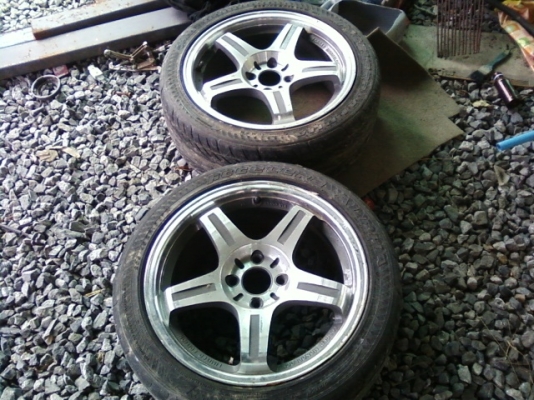 ขายล้อแม็กแต่ง ขอบ 16 หน้ากว้าง 7.5  4 รู มี 4 ล้อ ราคา สนใจติดต่อ..089 8450560