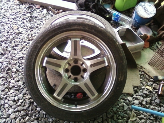 ขายล้อแม็กแต่ง ขอบ 16 หน้ากว้าง 7.5  4 รู มี 4 ล้อ ราคา สนใจติดต่อ..089 8450560