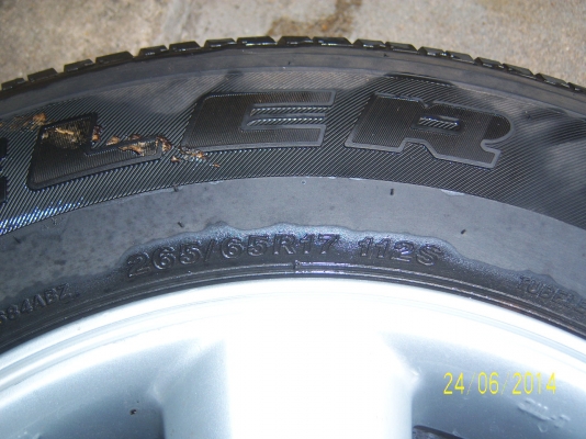 แม็กโตโยต้า ขอบ 17 พร้อมยางบริสโตน 265 65 17 ปี 10 มี1ชุด สภาพสวย ยางดีใช้ได้อีกนาน