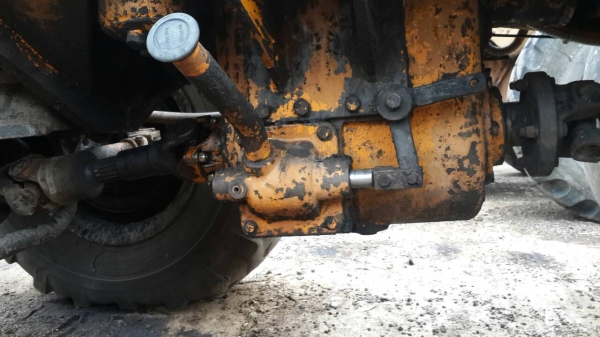 รถตัก KOMATSU JH60 รถใช้งานดี รับประกันการใช้งาน ราคาต่อรองได้ดี.