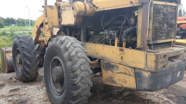 รถตัก KOMATSU JH60 รถใช้งานดี รับประกันการใช้งาน ราคาต่อรองได้ดี.