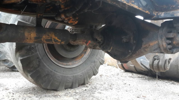 รถตัก KOMATSU JH60 รถใช้งานดี รับประกันการใช้งาน ราคาต่อรองได้ดี.